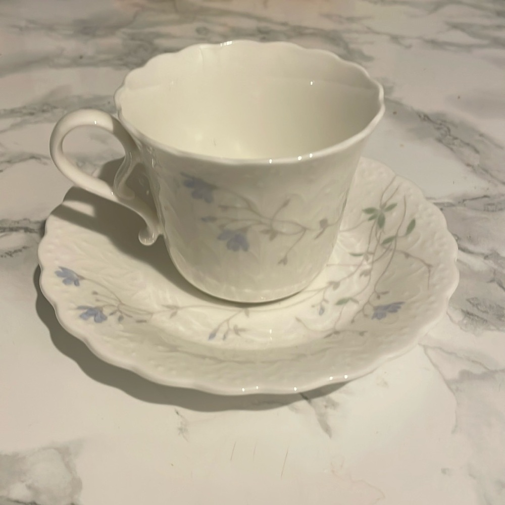 Beautiful Vintage Narumi Bone China Teacup And Saucer